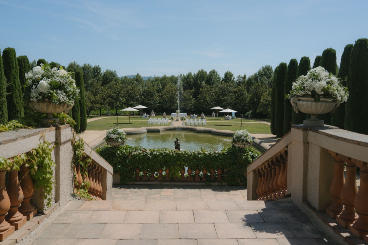 The garden prepared for Eda and Santi's wedding